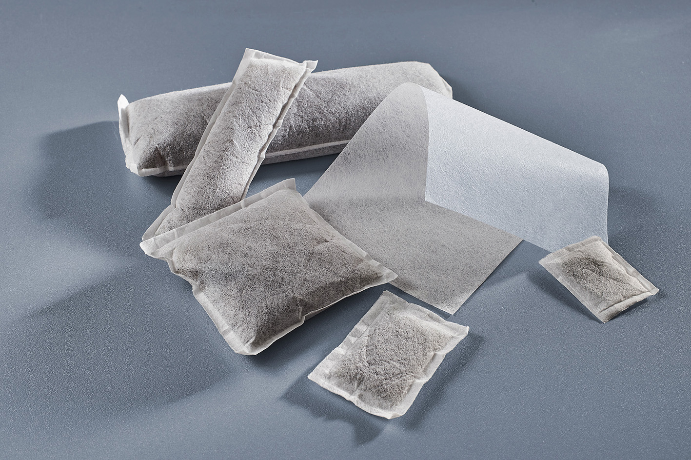 Bio-based wetlaid nonwovens for desiccant bags are binder-free and industrially compostable. © Freudenberg