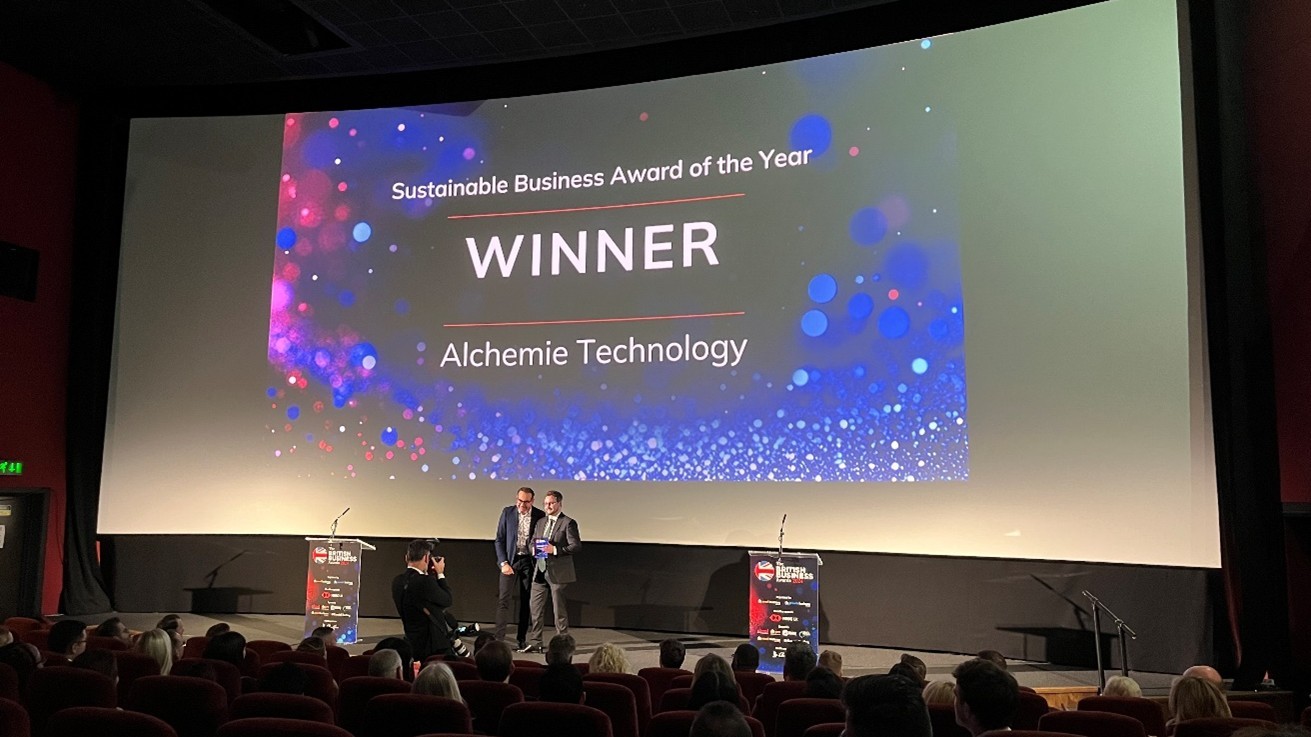 Lewis Ford receiving the award from Oli Barrett at the ceremony in London. © Alchemie